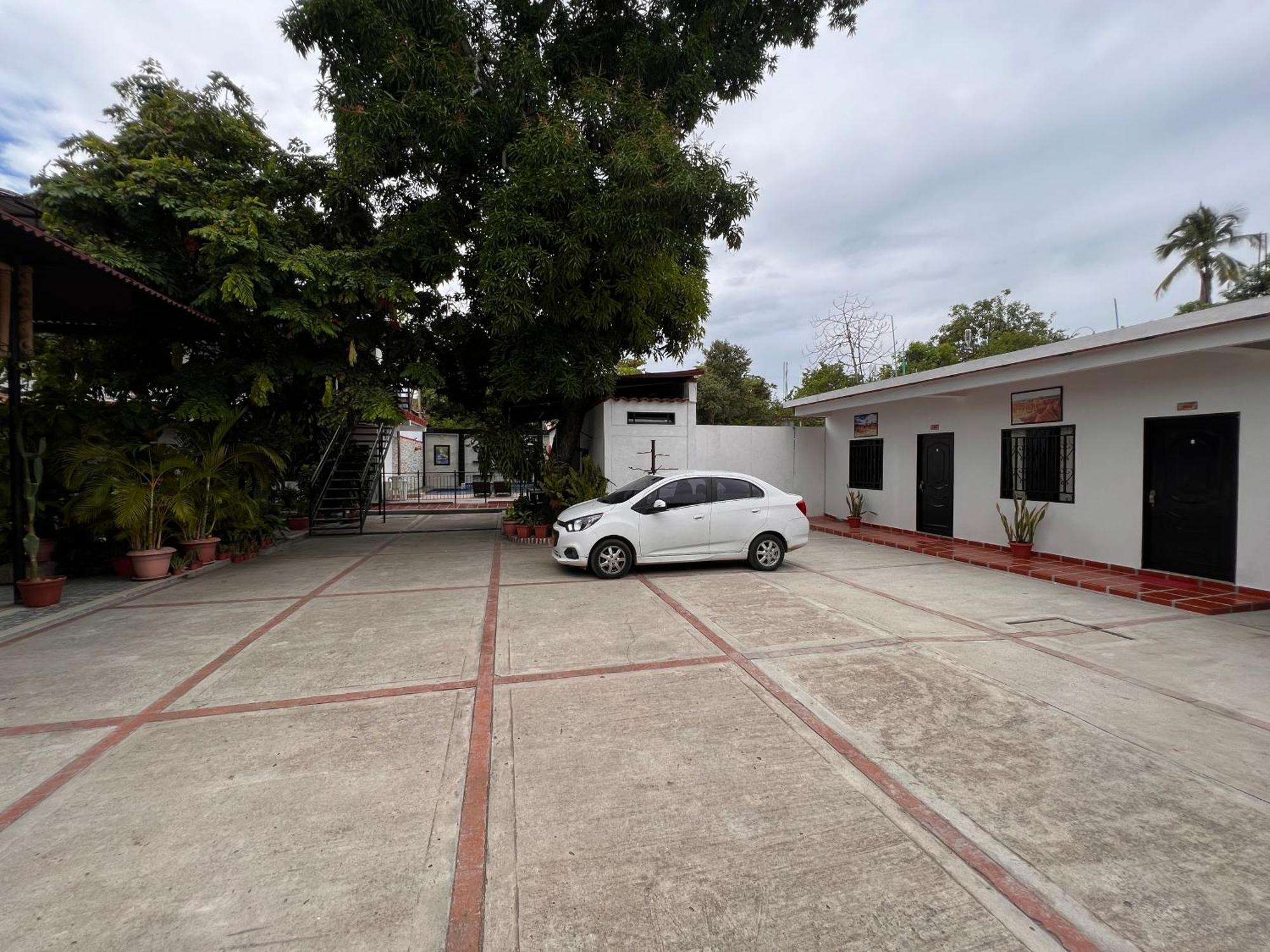 Hotel Colonial Villavieja Bagian luar foto