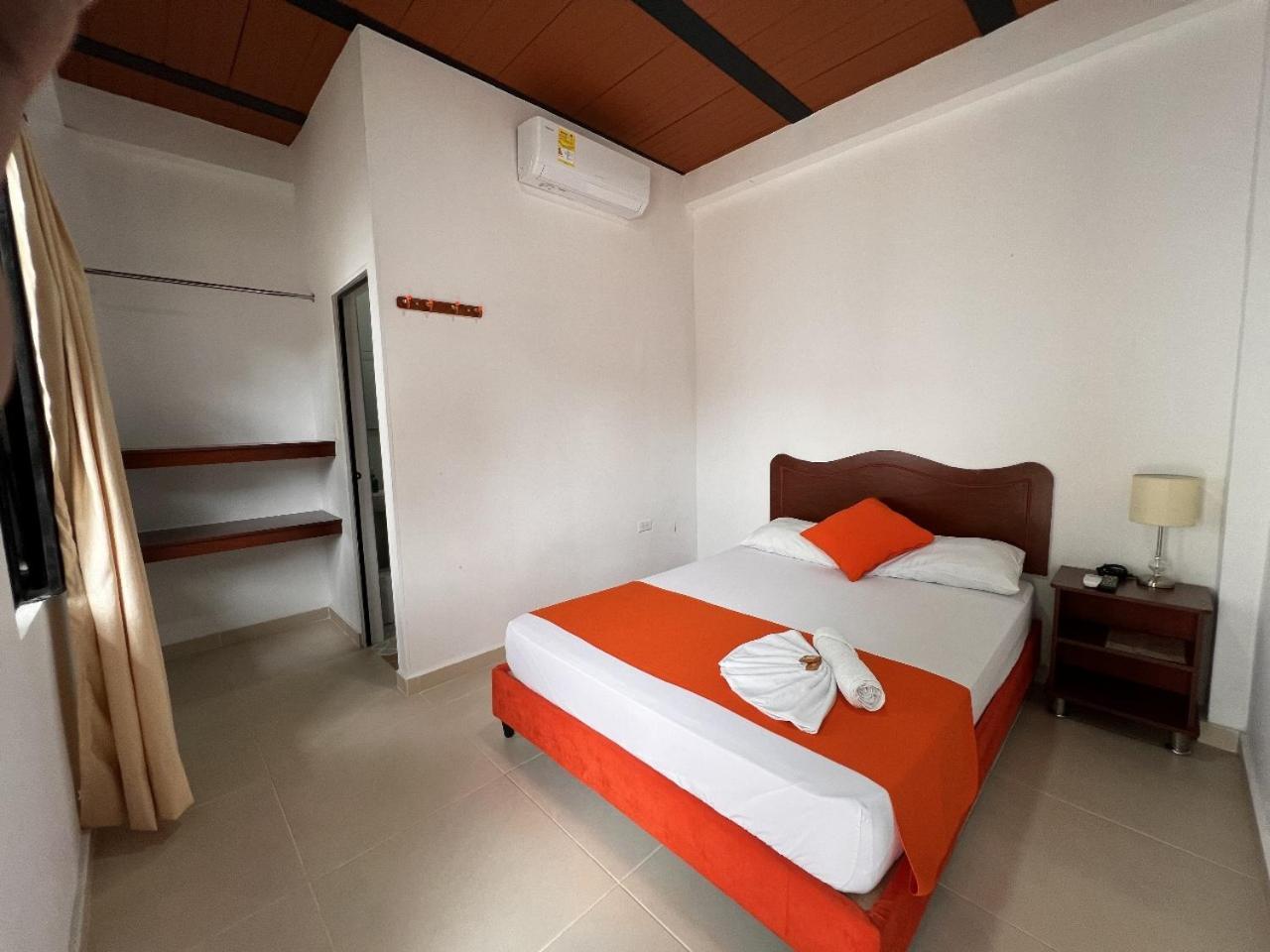 Hotel Colonial Villavieja Bagian luar foto
