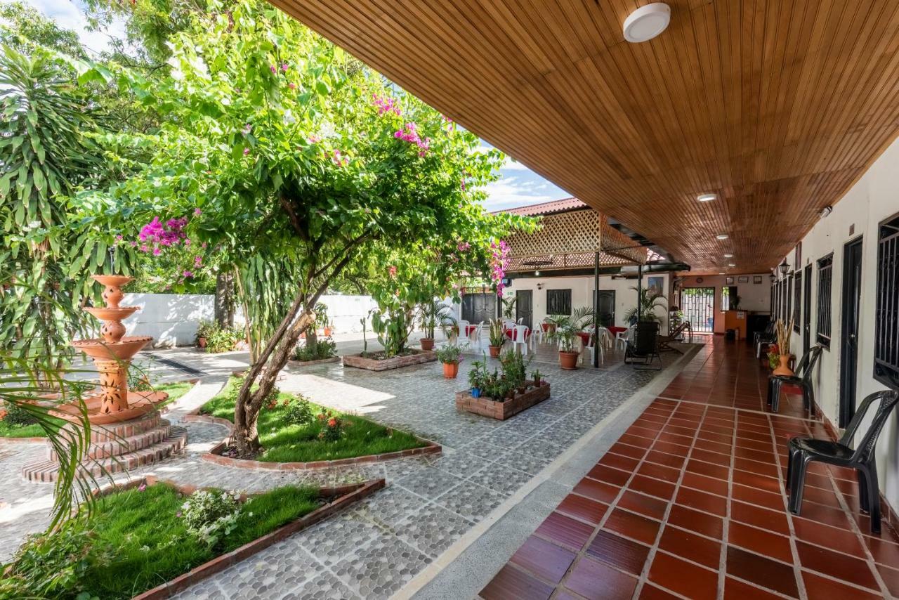 Hotel Colonial Villavieja Bagian luar foto
